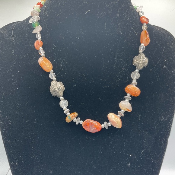 “NATURAL GEMSTONE VINTAGE NECKLACE”. With Unique Silver Bead Detail. - Picture 2 of 14